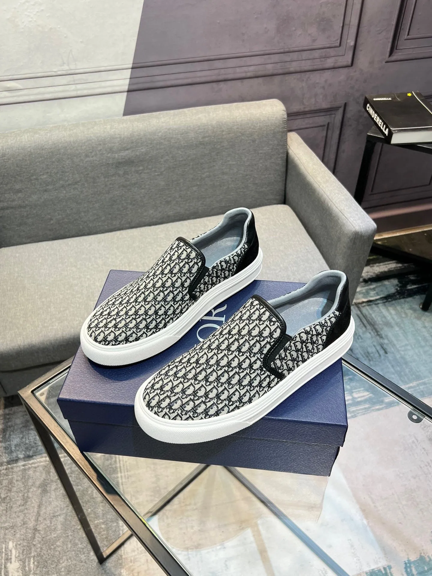 Men's shoes 💰380 The latest DiOr shipment, using imported top-grade jacquard fabric with cowhide design 👍 Breathable mesh lining, comfortable to wear, lightweight, original last mold, official website 1:1, private mold outsole, non-slip, color, multiple colors available, code number 38 to 44 (45 can be ordered)